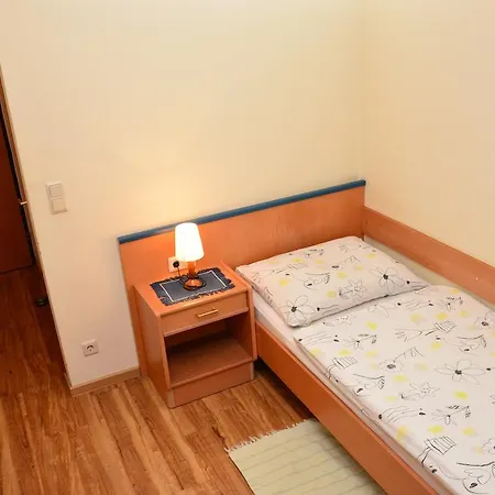 Bed & Breakfast Fruhstuckspension Kirchenwirt - Familie Lercher *