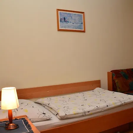 Bed & Breakfast Fruhstuckspension Kirchenwirt - Familie Lercher *