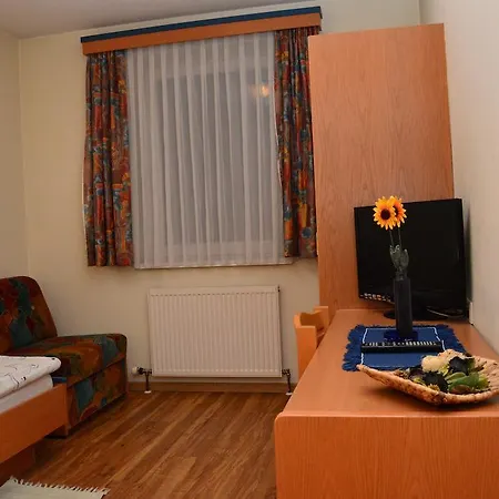 Bed & Breakfast Fruhstuckspension Kirchenwirt - Familie Lercher Lieboch